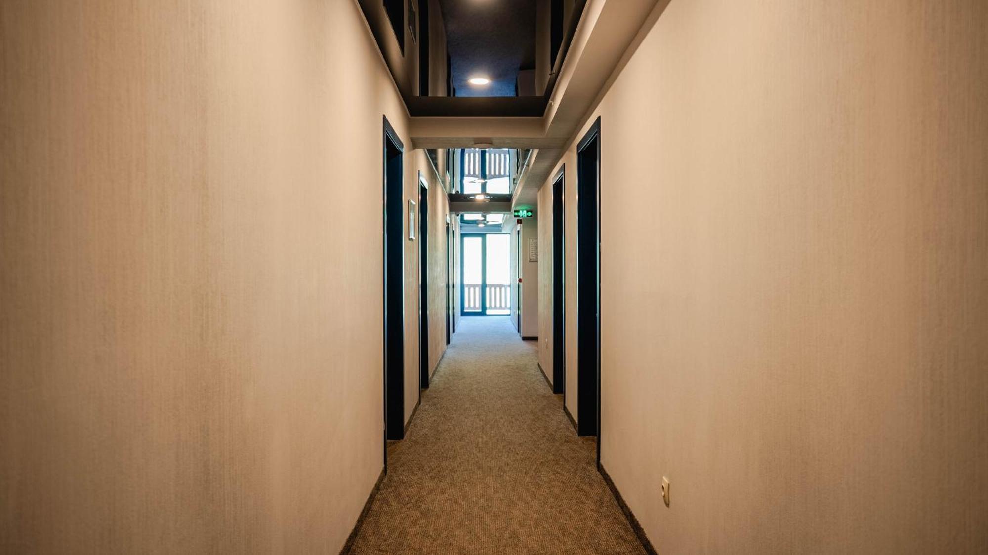 Gudauri Inn Eksteriør bilde A typical corridor