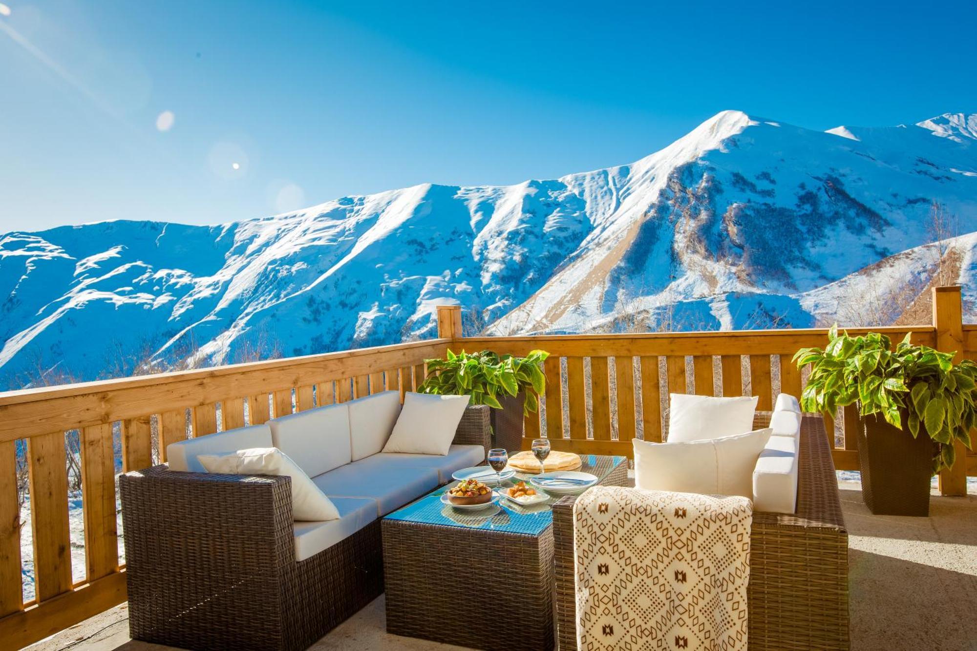 Gudauri Inn Eksteriør bilde Terrace at the Hotel