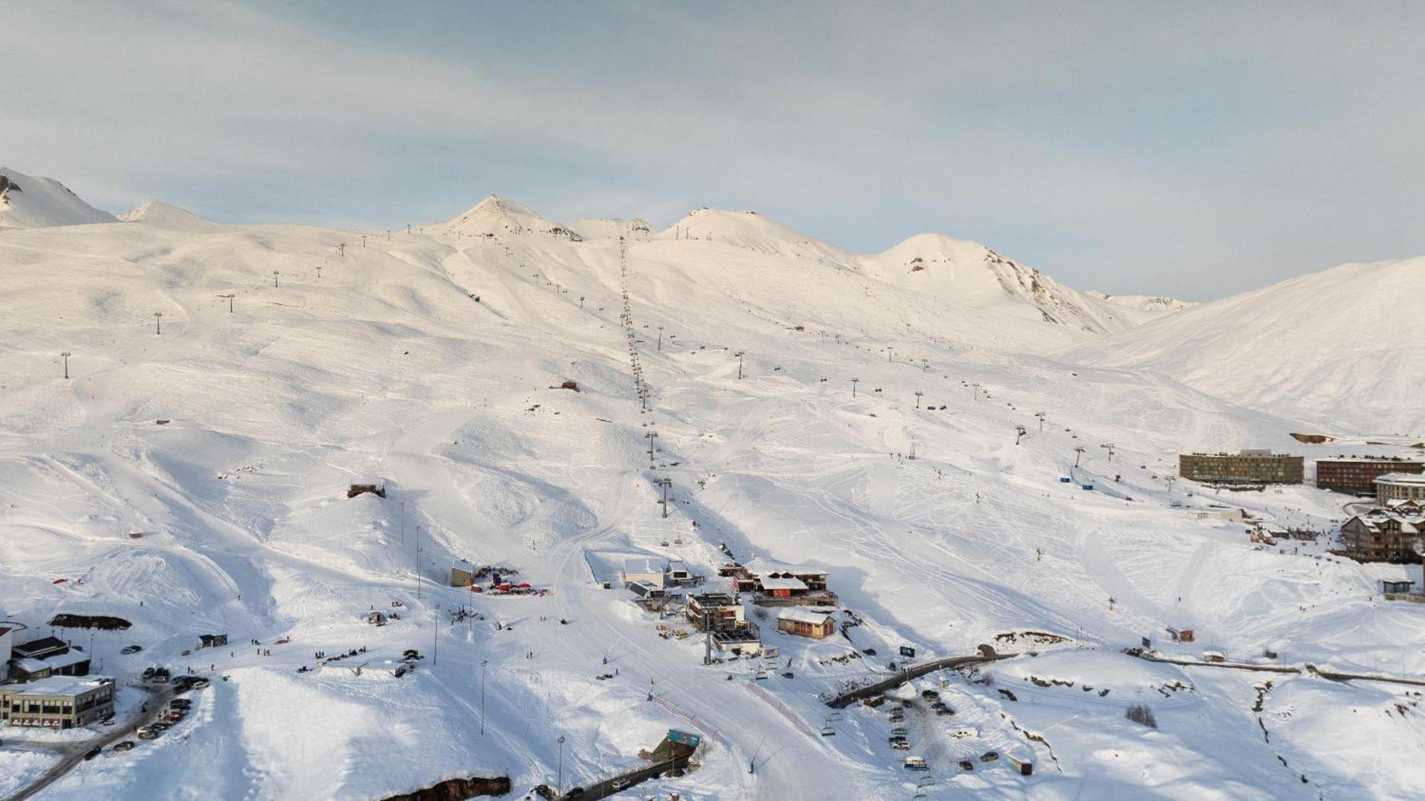 Gudauri Inn Eksteriør bilde The ski resort of Val Thorens